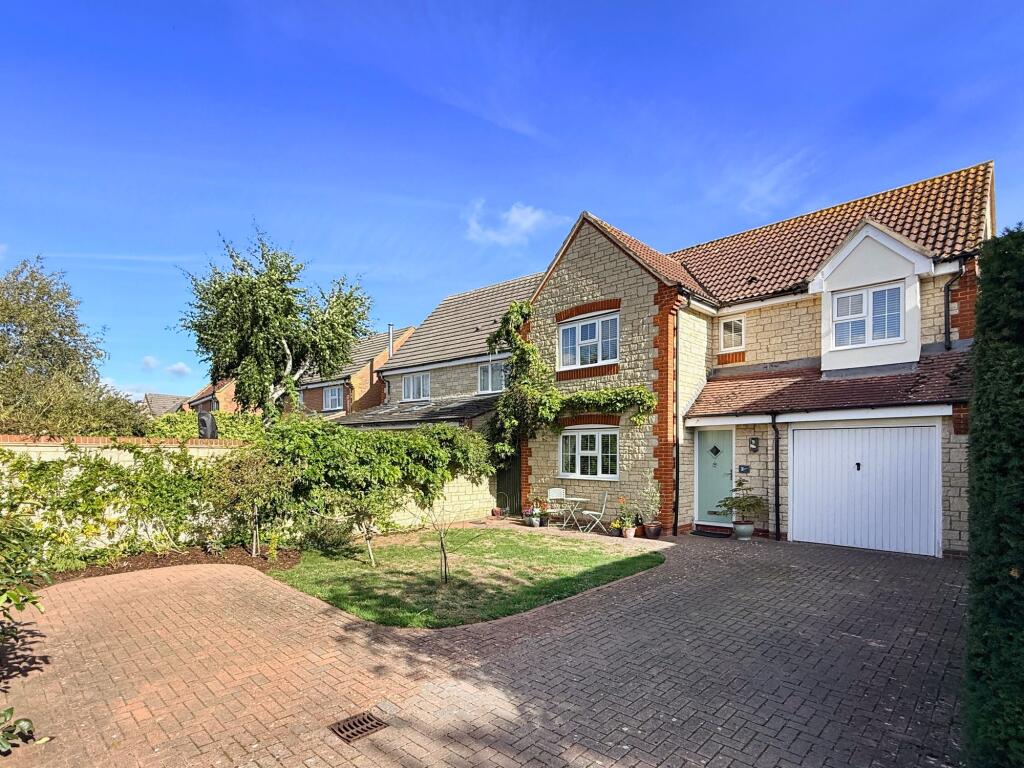 Main image of property: Rawdon Way, Faringdon, SN7