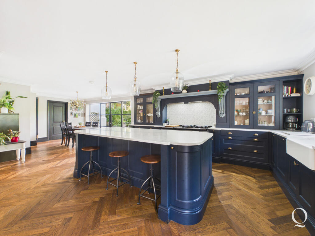 House in Bournemouth, Hillbourne, Broadstone - More
