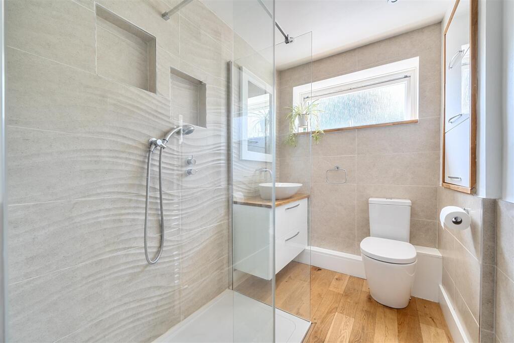 House in Maidstone, Tovil - More
