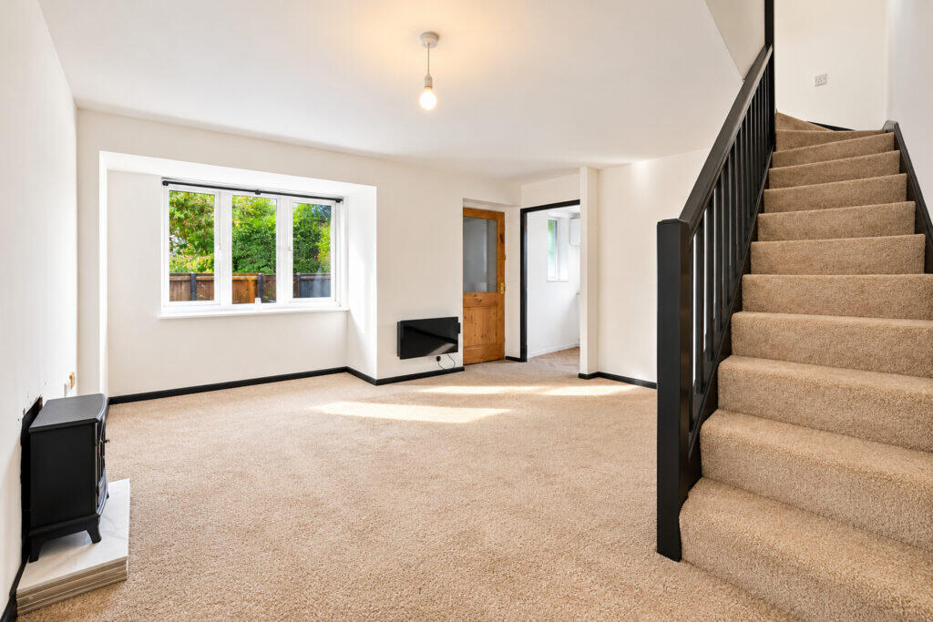 15 Foxdale Drive Brierley Hill DY5 3GZ photo 3