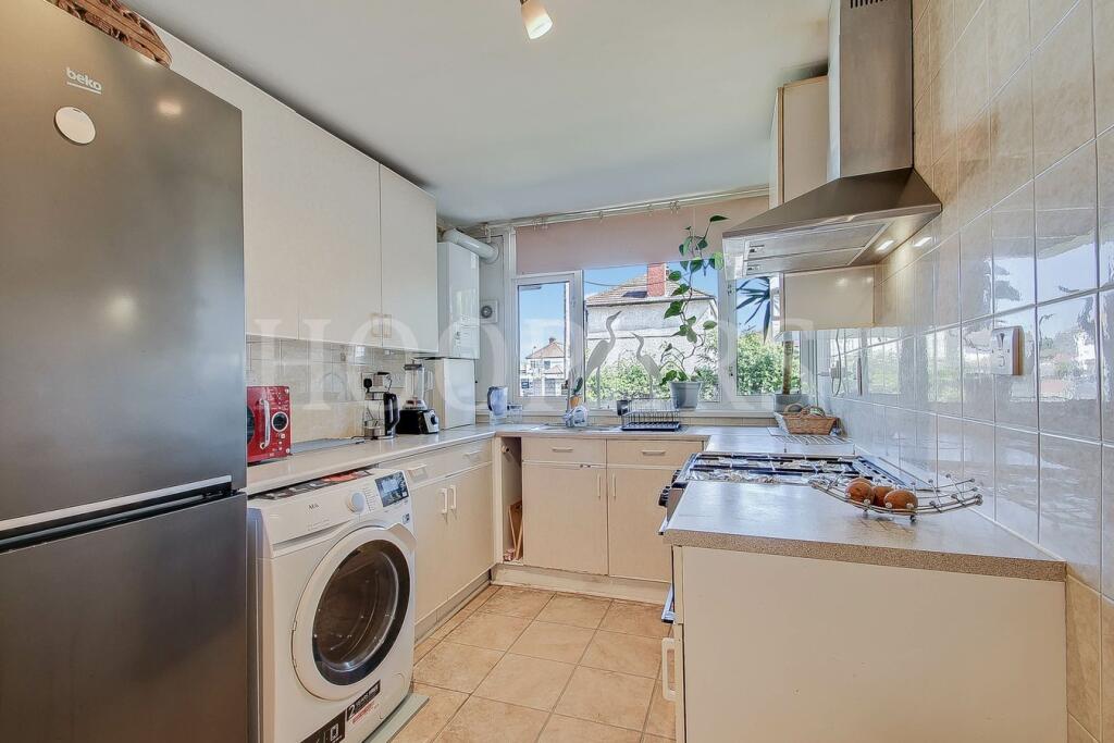 Pitfield Way, London, NW10 photo 2