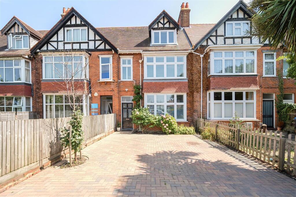 Main image of property: Broadwater Road, Worthing, BN14 8AE