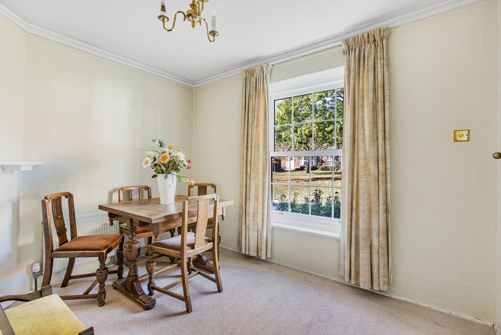 House in Welwyn Hatfield, Hertfordshire - View 5