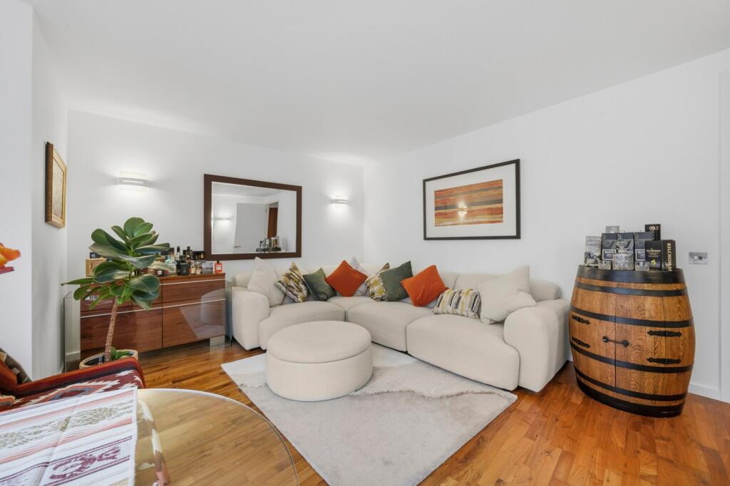 Main image of property: New Providence Wharf,
1 Fairmont Avenue, E14