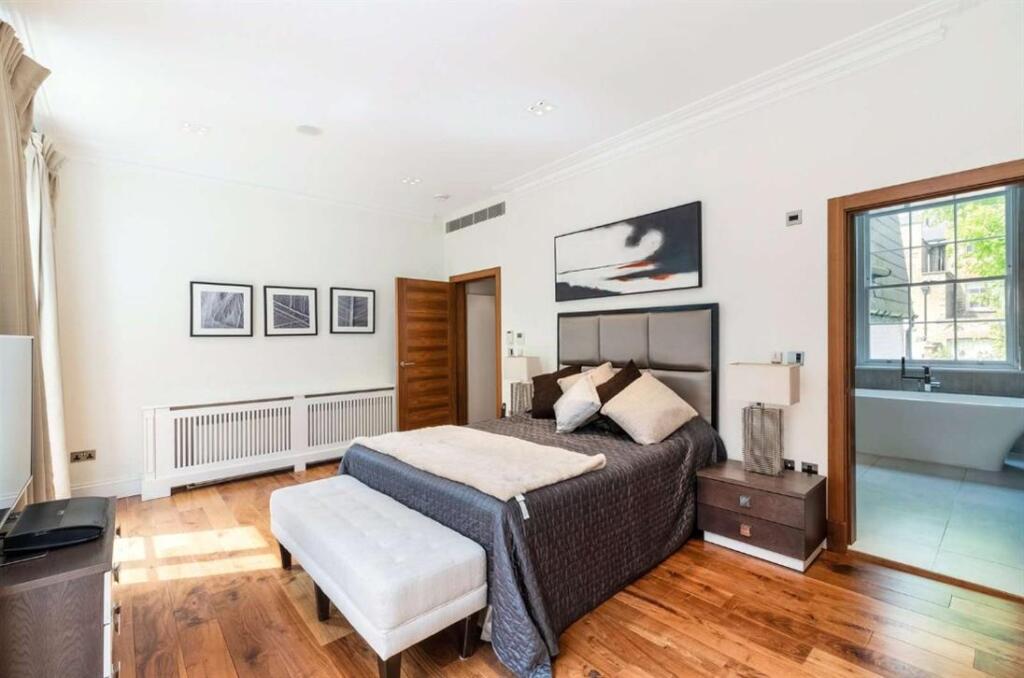 SHEFFIELD TERRACE, London, W8 photo 3