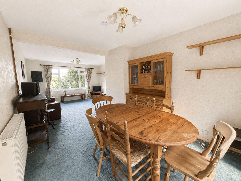 St. Johns Close, Tisbury photo 4
