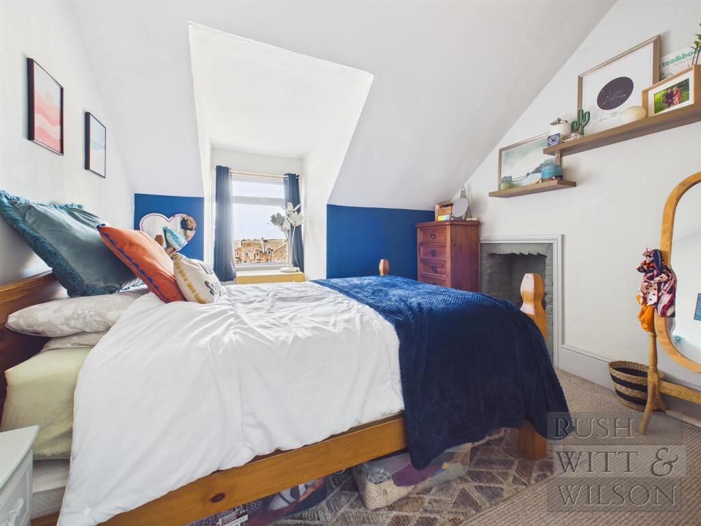 Apartment in Bexhill-on-Sea, Central - View 5