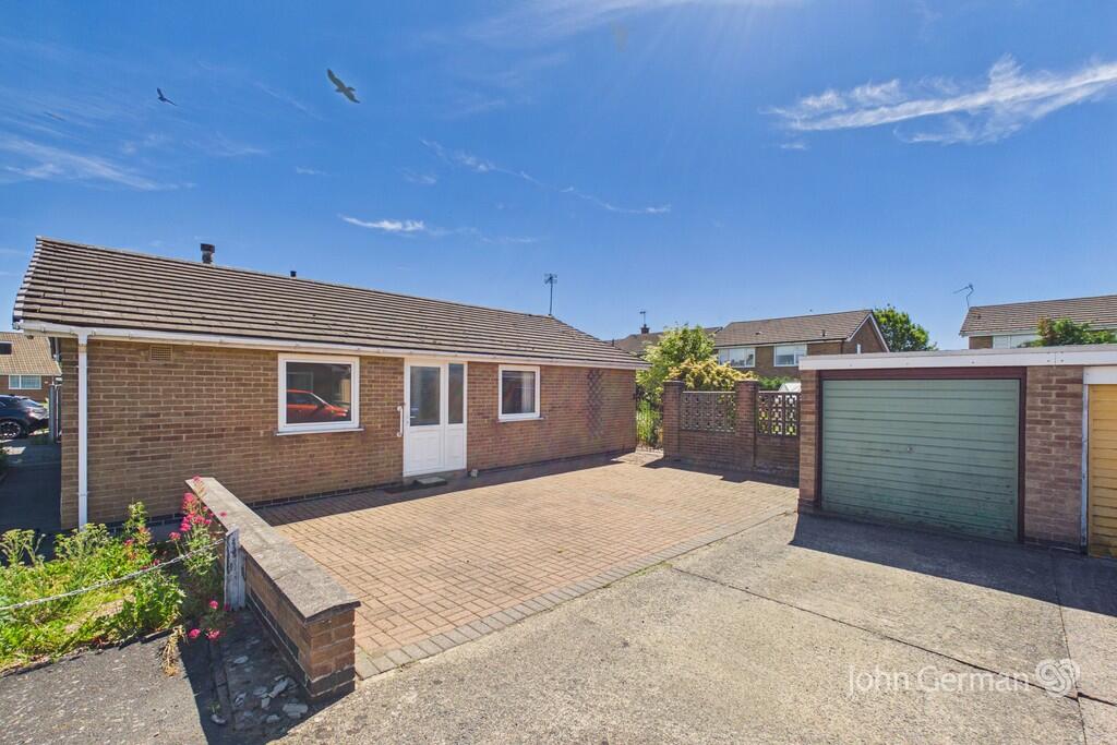 3-bed detached on Fulton Drive, Coalville, £295,000