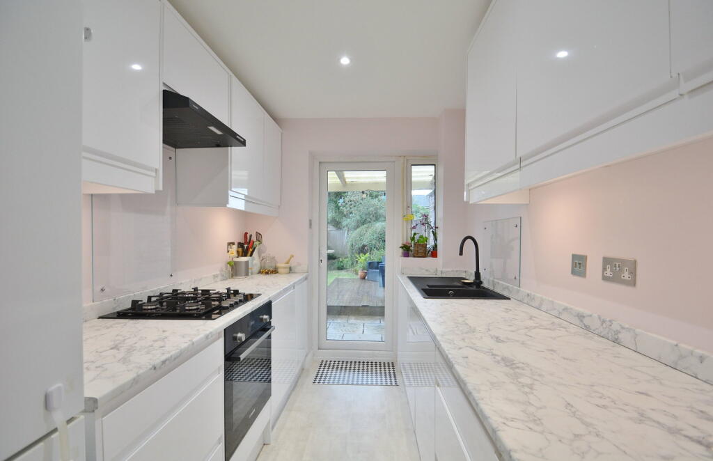 Ormond Road, Thame, Oxfordshire, OX9 3XN photo 4