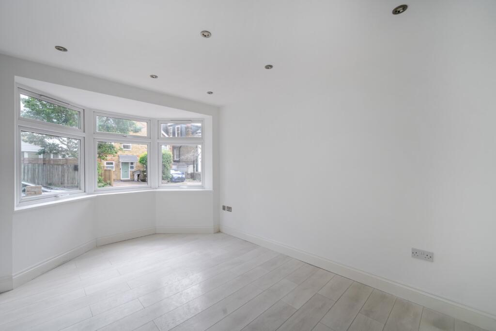 House in Kingston upon Thames - View 4