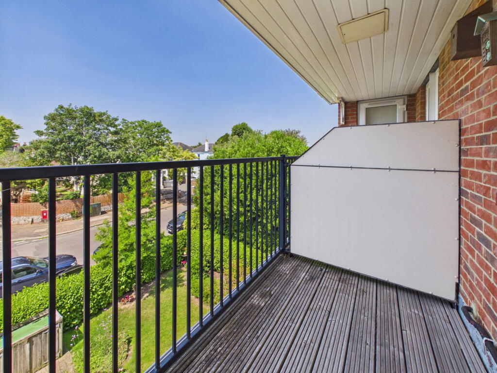 Apartment in Worthing, West Worthing - More
