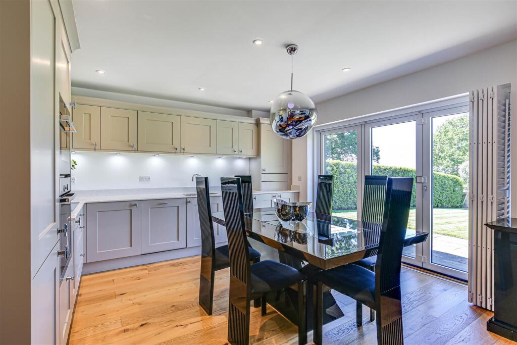 House in Sevenoaks, Cowden - View 4