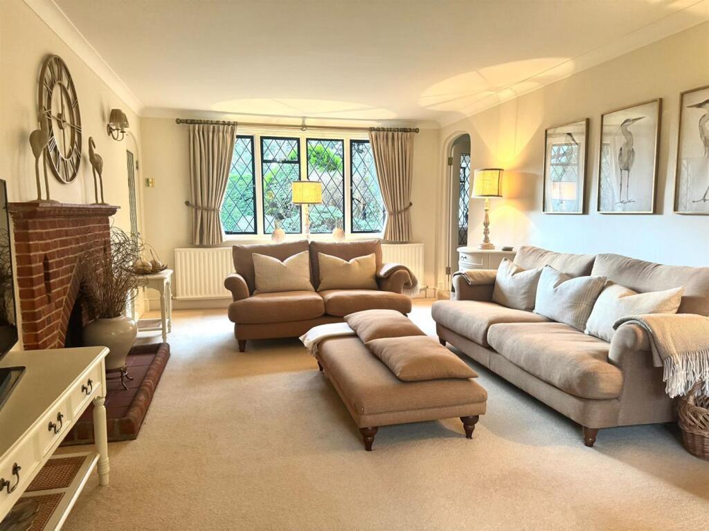 House in Slough - View 4