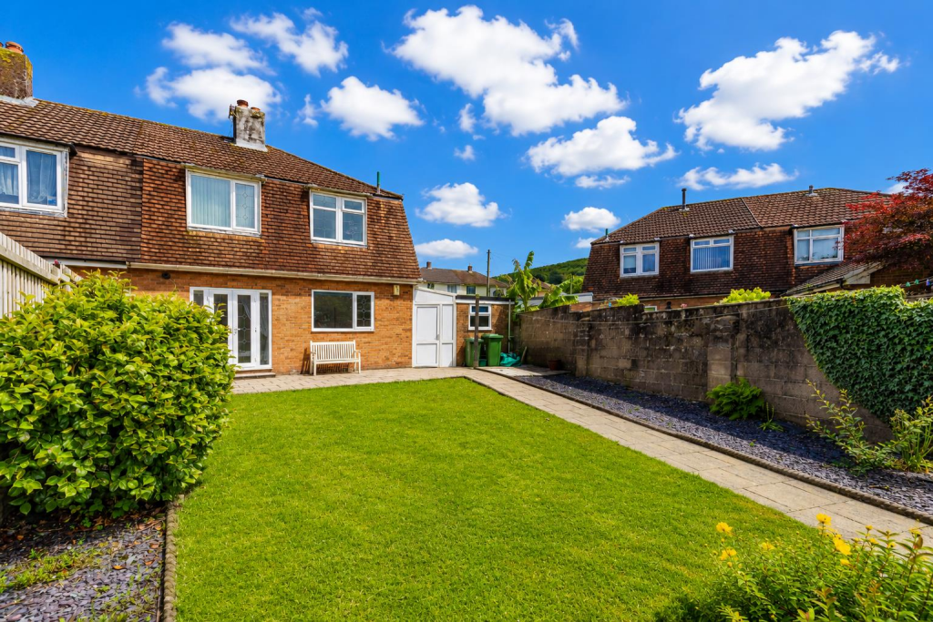 House in Nantgarw, Taffs Well - View 5