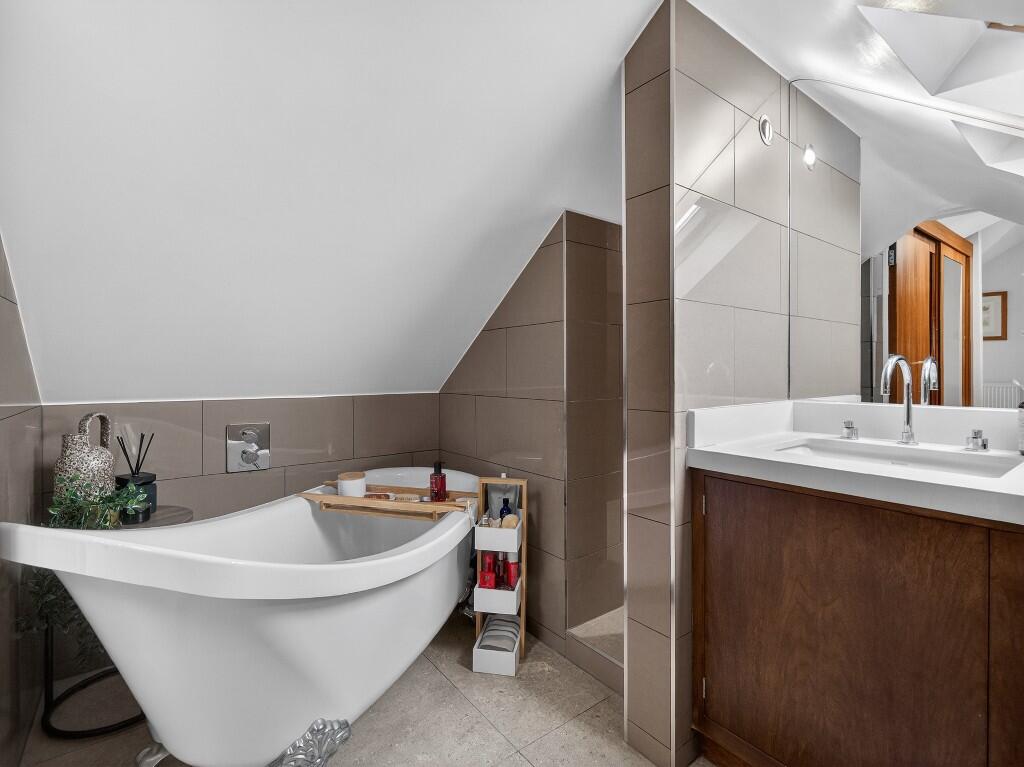 Additional image 34 of Truly distinctive family home, 1 Lamb Lane, Redbourn, AL3
