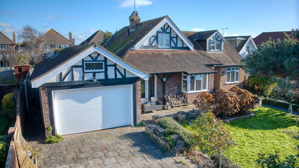 Main image of property: East Avenue, Goring-by-Sea, Worthing, BN12 4DD