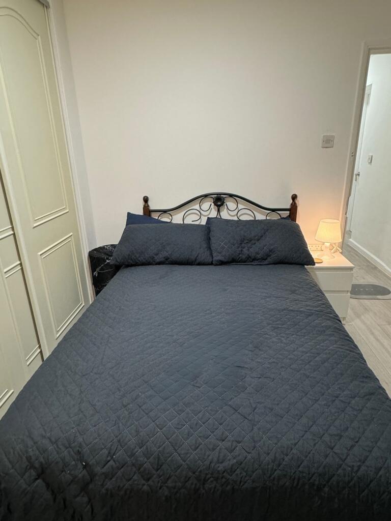 House in London - View 2