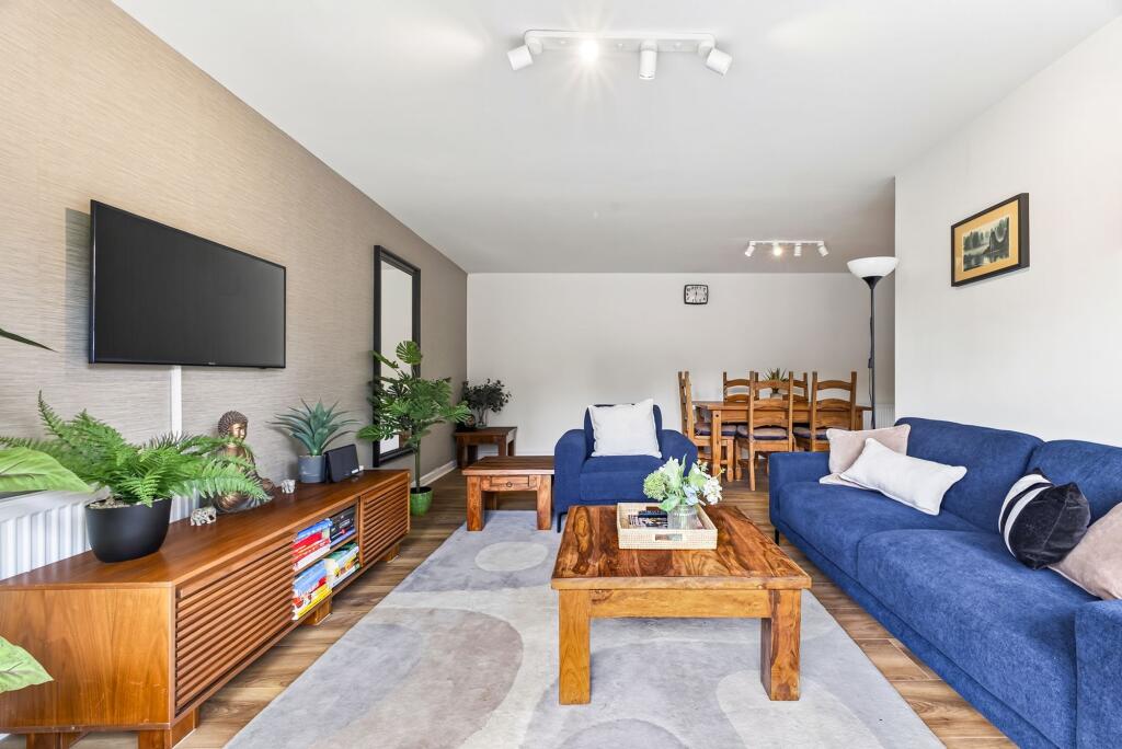 Apartment in Kingston upon Thames - More
