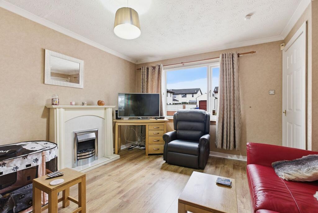 House in Johnstone, Quarrelton, Renfrewshire - View 2