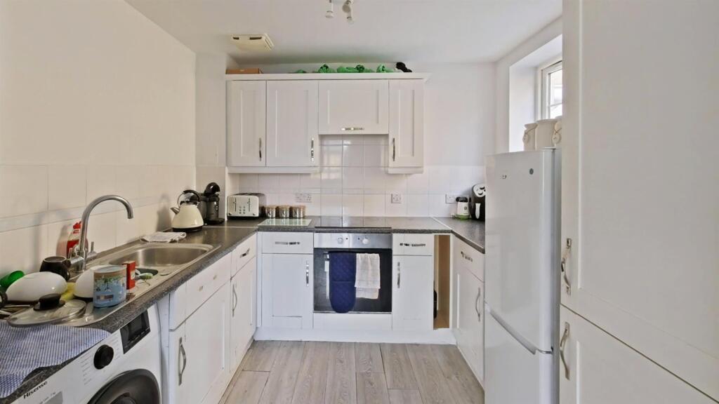 Apartment in Dartford - More