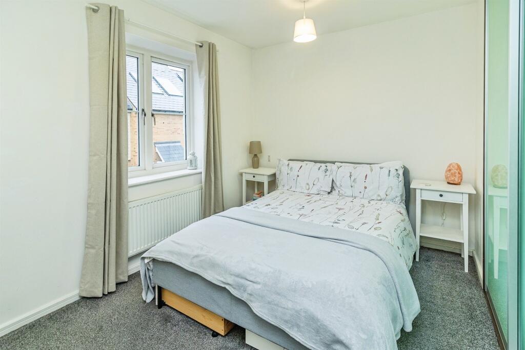 Antonia Way, Brooklands, MILTON KEYNES photo 4