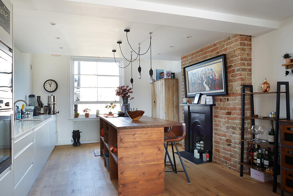 Apartment in Hove, Brunswick - More