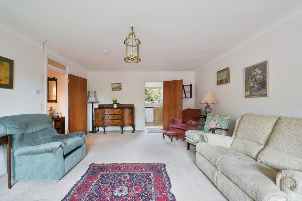 Apartment in Tadworth - More