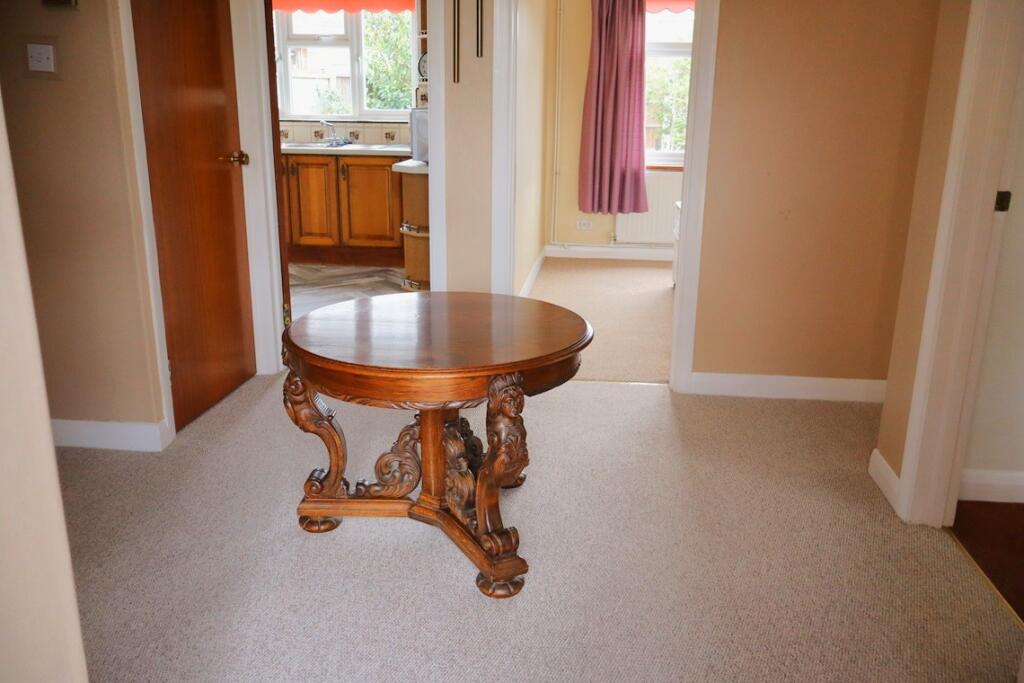 House in Chadwell St Mary, Orsett Heath, Little Thurrock - View 5