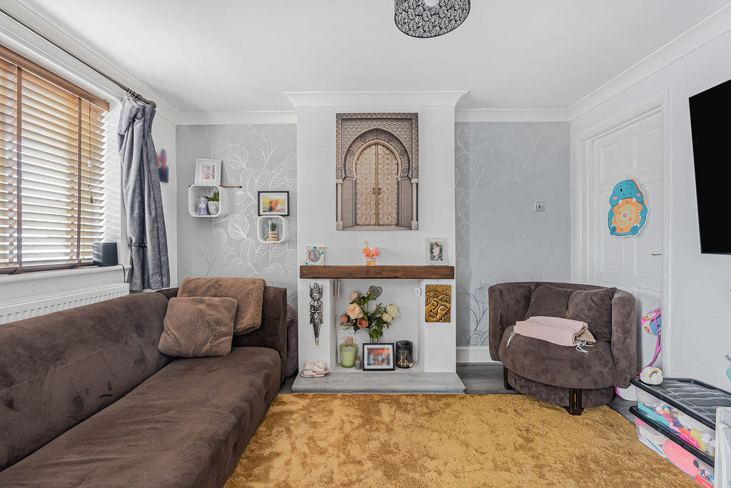 House in Milton Keynes, West Bletchley - View 2