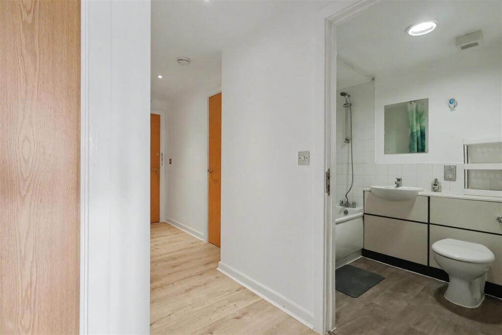 Apartment in Nottingham, Rainbow Quarter, St Ann's - View 4