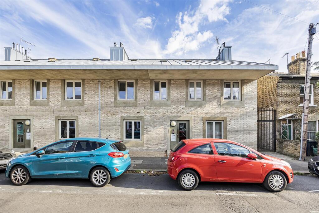 Main image of property: Grosvenor Rise East, Walthamstow, London