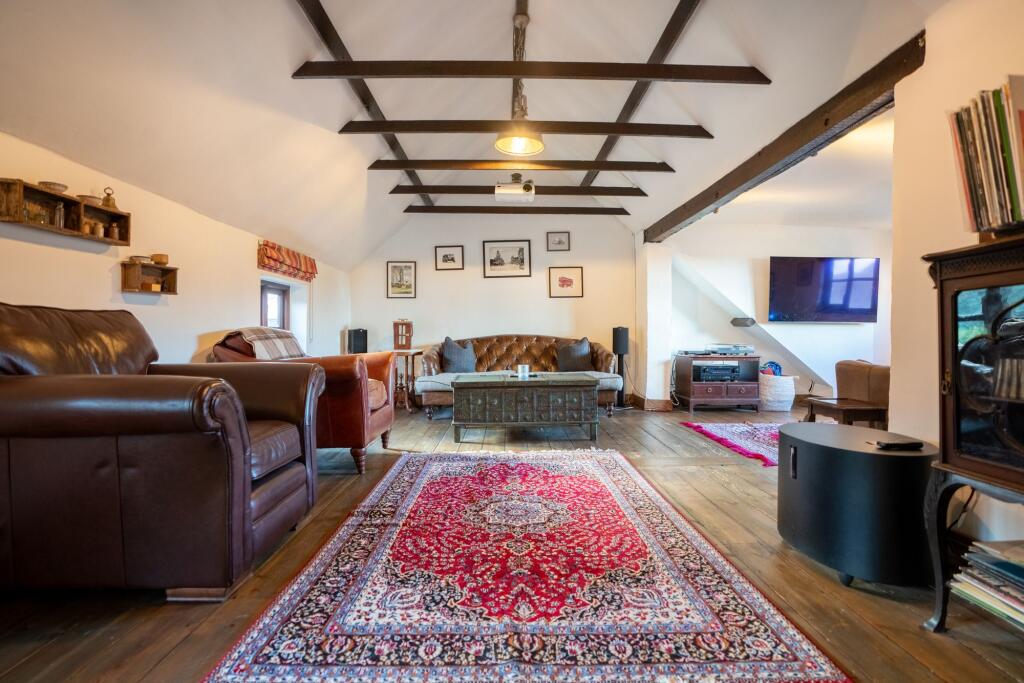 Characterful Semi-Detached Cottage in South Walsham photo 2