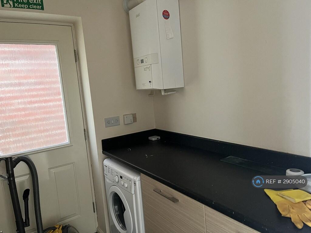 House in Peterborough, Hampton Vale, Hampton Hargate - More