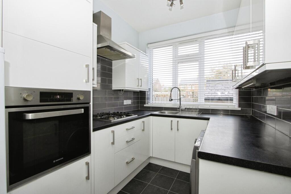 Medlock Road, Horbury, Wakefield, West Yorkshire, WF4 photo 4