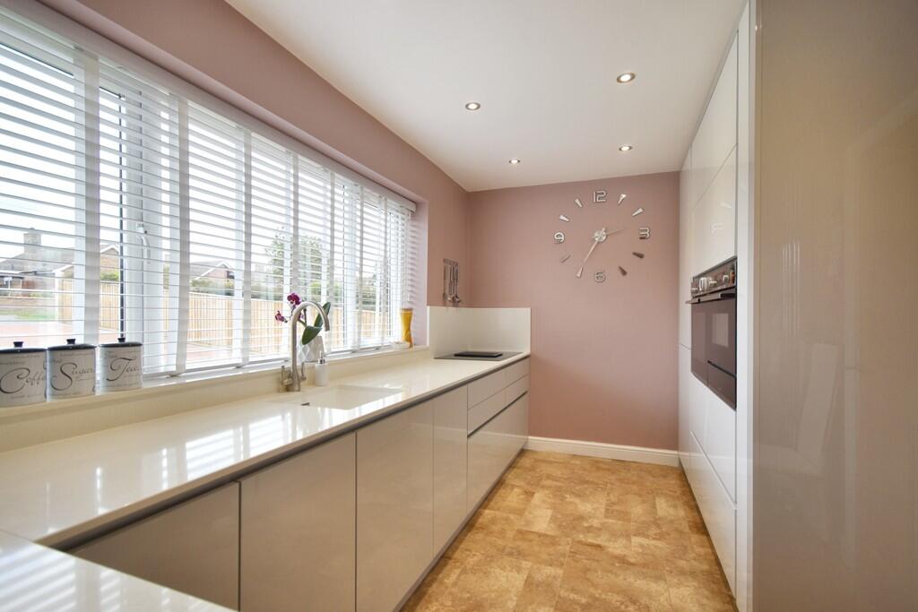House in East Lindsey, Louth - More
