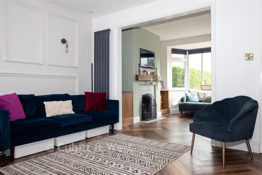 House in Mole Valley, Dorking - View 5