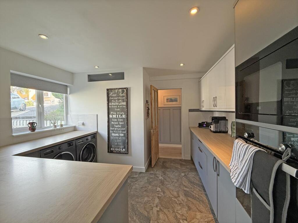 House in Plymouth, Holly Park - View 5