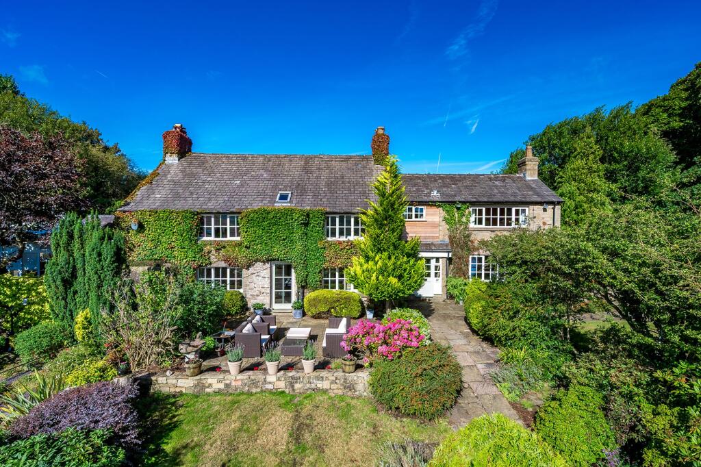 Main image of property: Stoneheads, Whaley Bridge, SK23