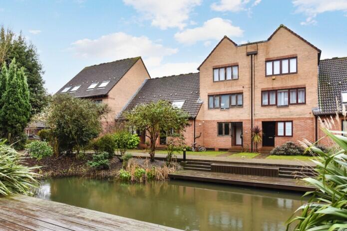 Main image of property: Rotterdam Drive, London, E14 3JA, London, E14