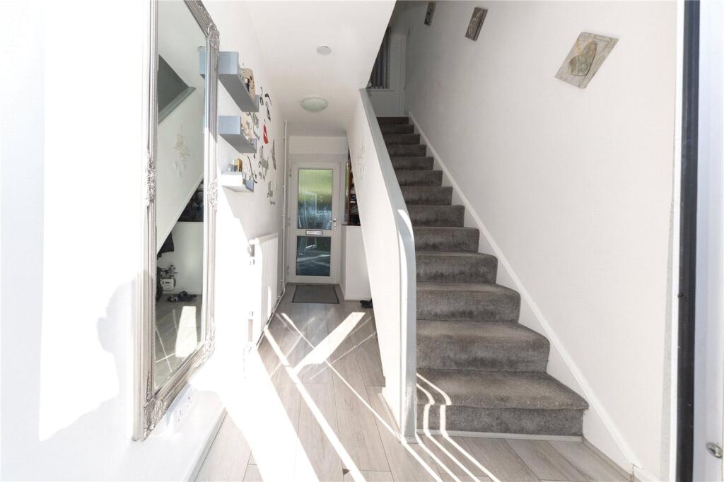 Apartment in Luton - View 5