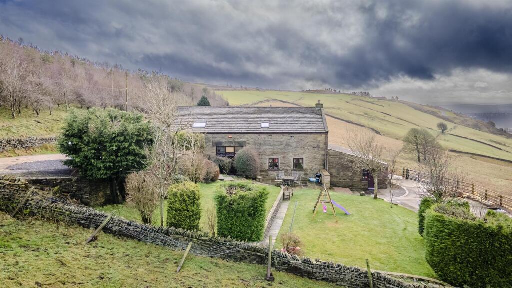 Main image of property: Roper Lane, Queensbury
