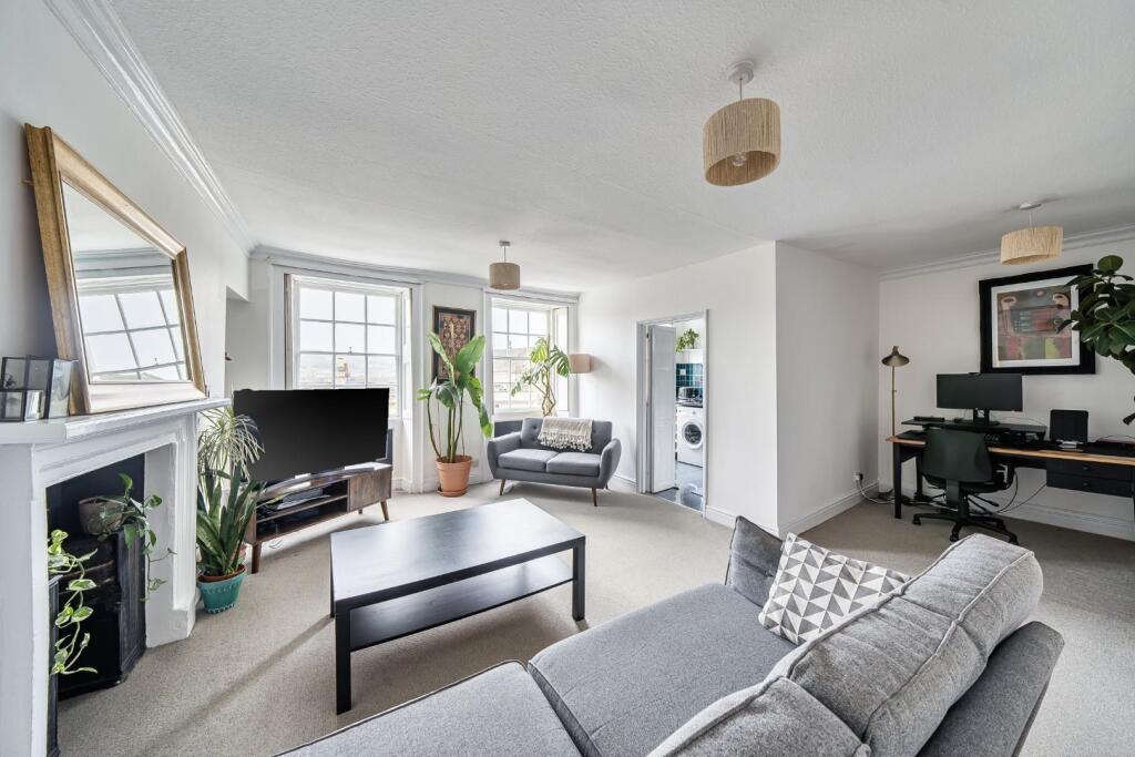 Apartment in Bath, Walcot - View 4