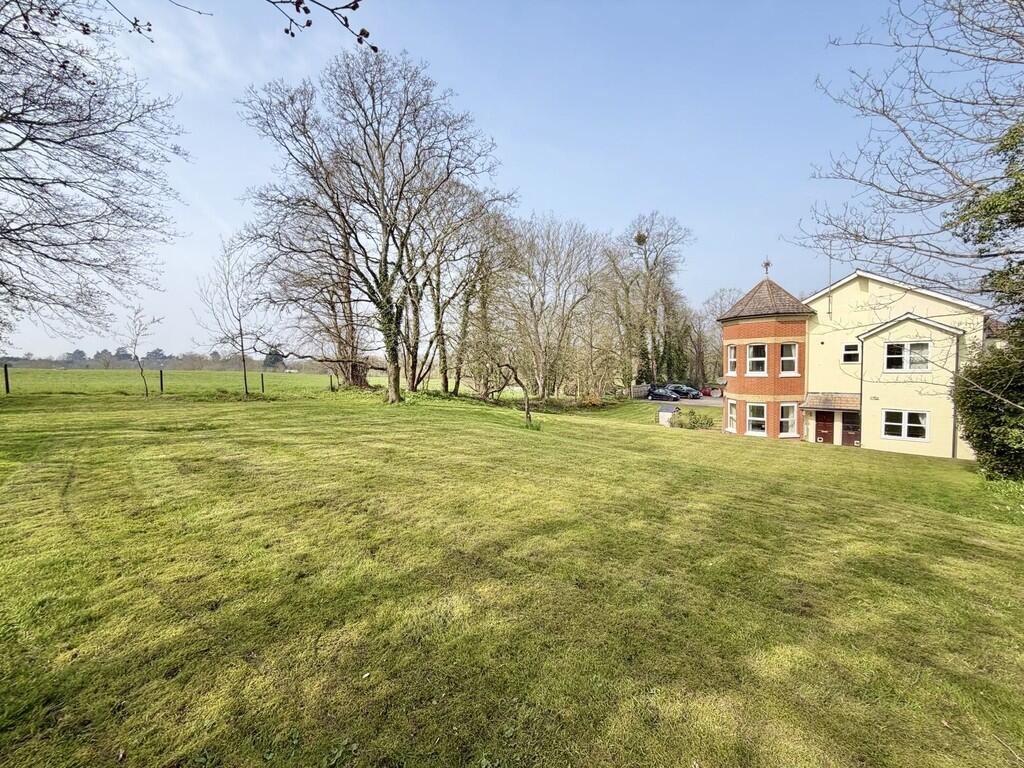 Main image of property: Guildford Road, Farnham
