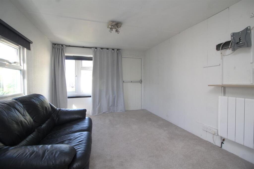 House in Peterborough, Parnwell - View 2