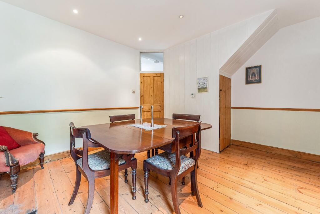 House in Winchester, Hampshire - View 5
