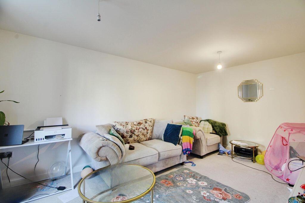 Firethorn Road photo 2