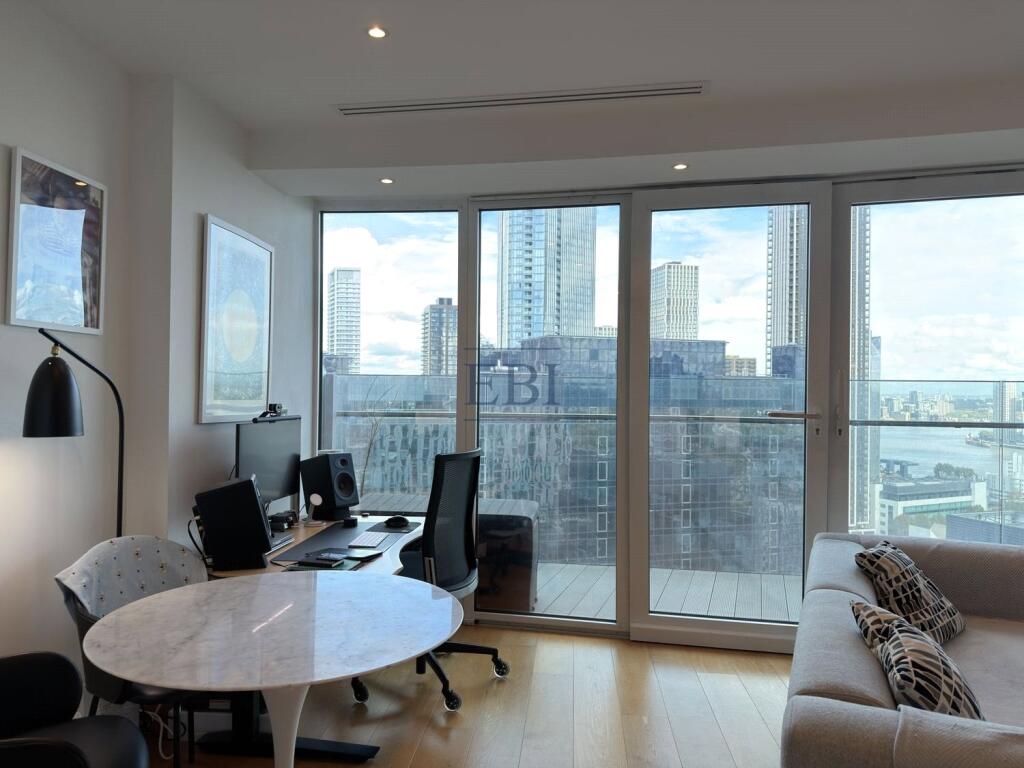 Apartment in London, St John's Estate, Isle of Dogs - View 3