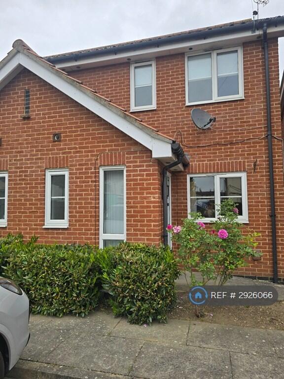 Main image of property: Brett Close, Ipswich, IP1
