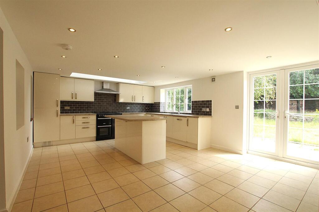 House in Northampton - View 5