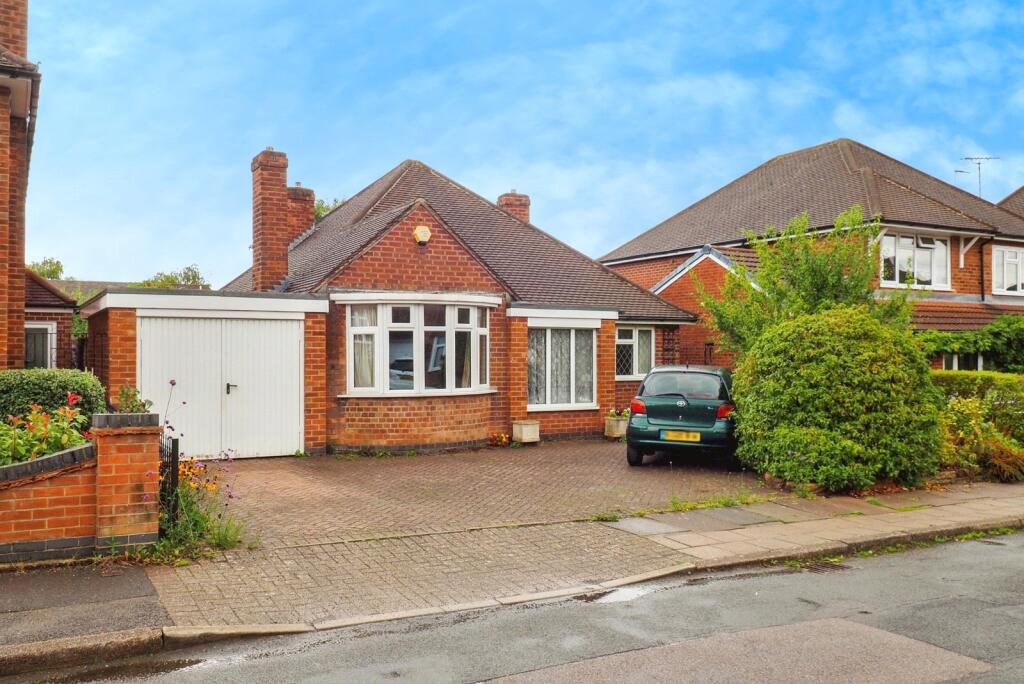 Main image of property: Charlecote Drive, Wollaton, Nottingham, NG8